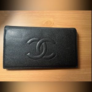 Authentic CHANEL Caviar black LYEN wallet
